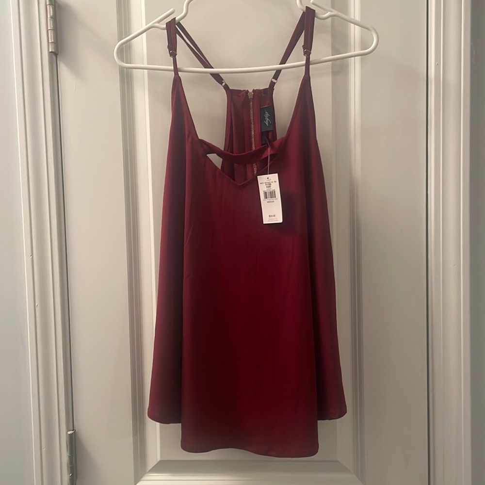 Buckle Burgundy Sleeveless Blouse